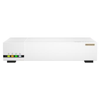 QNAP SD-WAN router QHora-322 (4jádrový procesor, 4GB DDR4 RAM, 6x 2,5GbE, 3x 10GbE, 1x USB 3.2 Gen1)